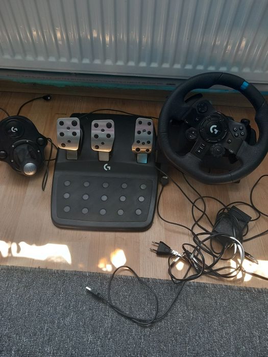 Volan Logitech g 923 încă disponibil
