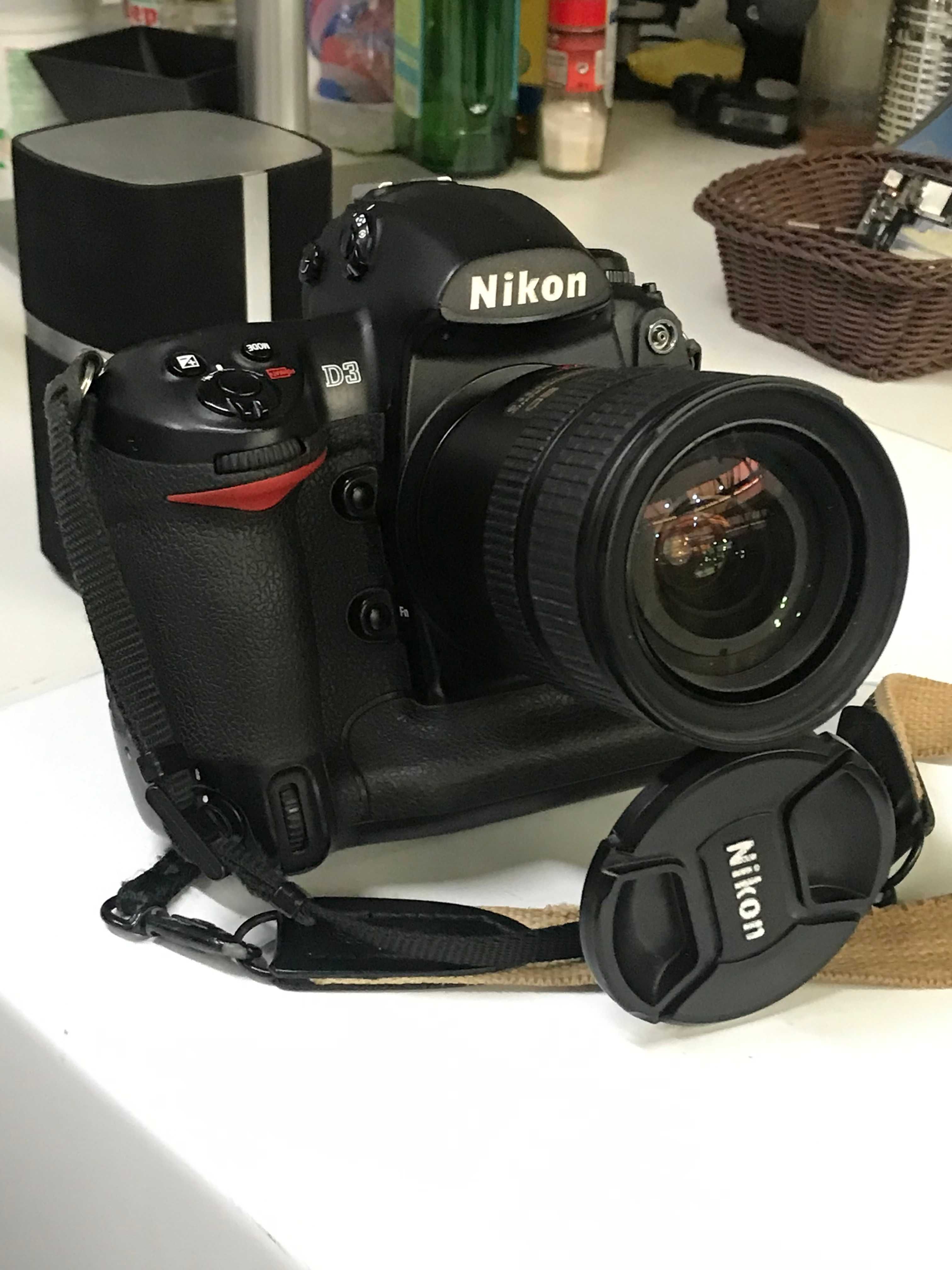 Nikon D3 с две карти и обектив Nikor 24-120мм 1:3,5-5,6 G.