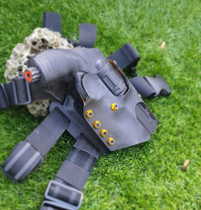 SUPER OCAZIE! Pistol Pentru AutoAparare Model UMAREX Co2 AerComprimat