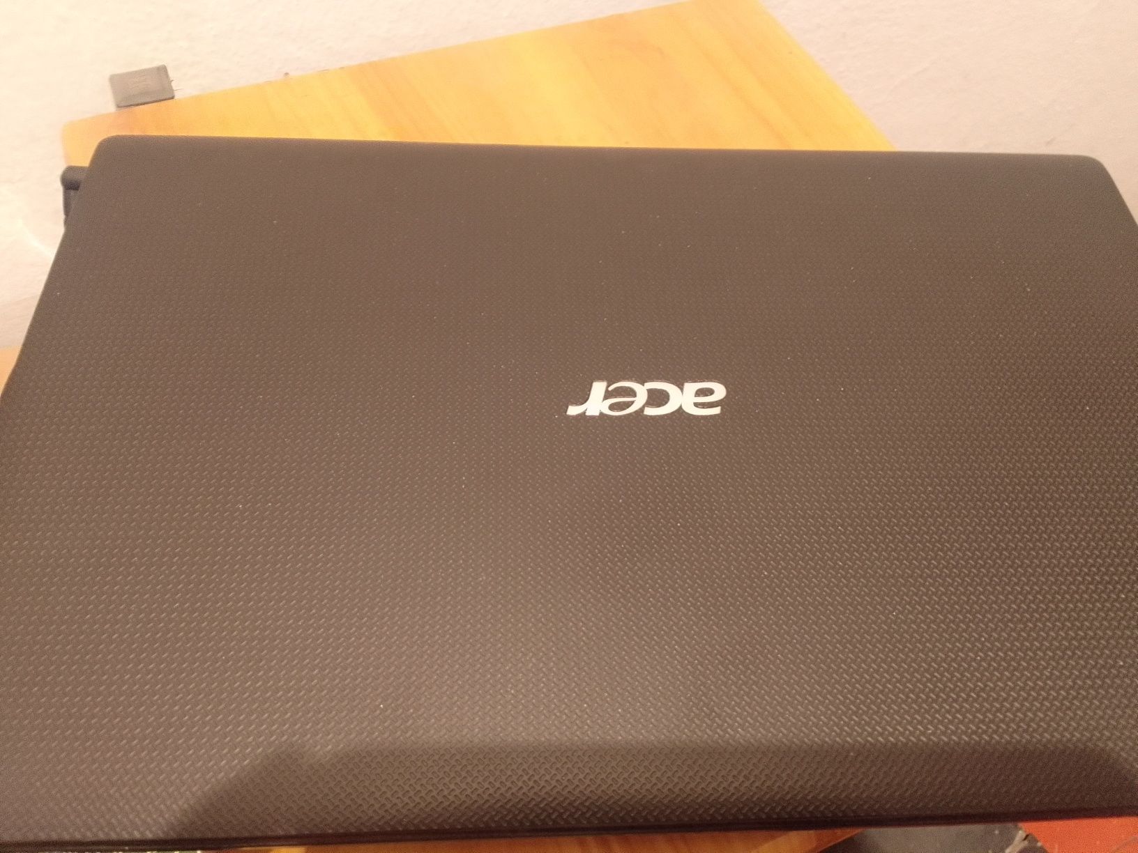 Ноутбук Acer в хорошем состояний