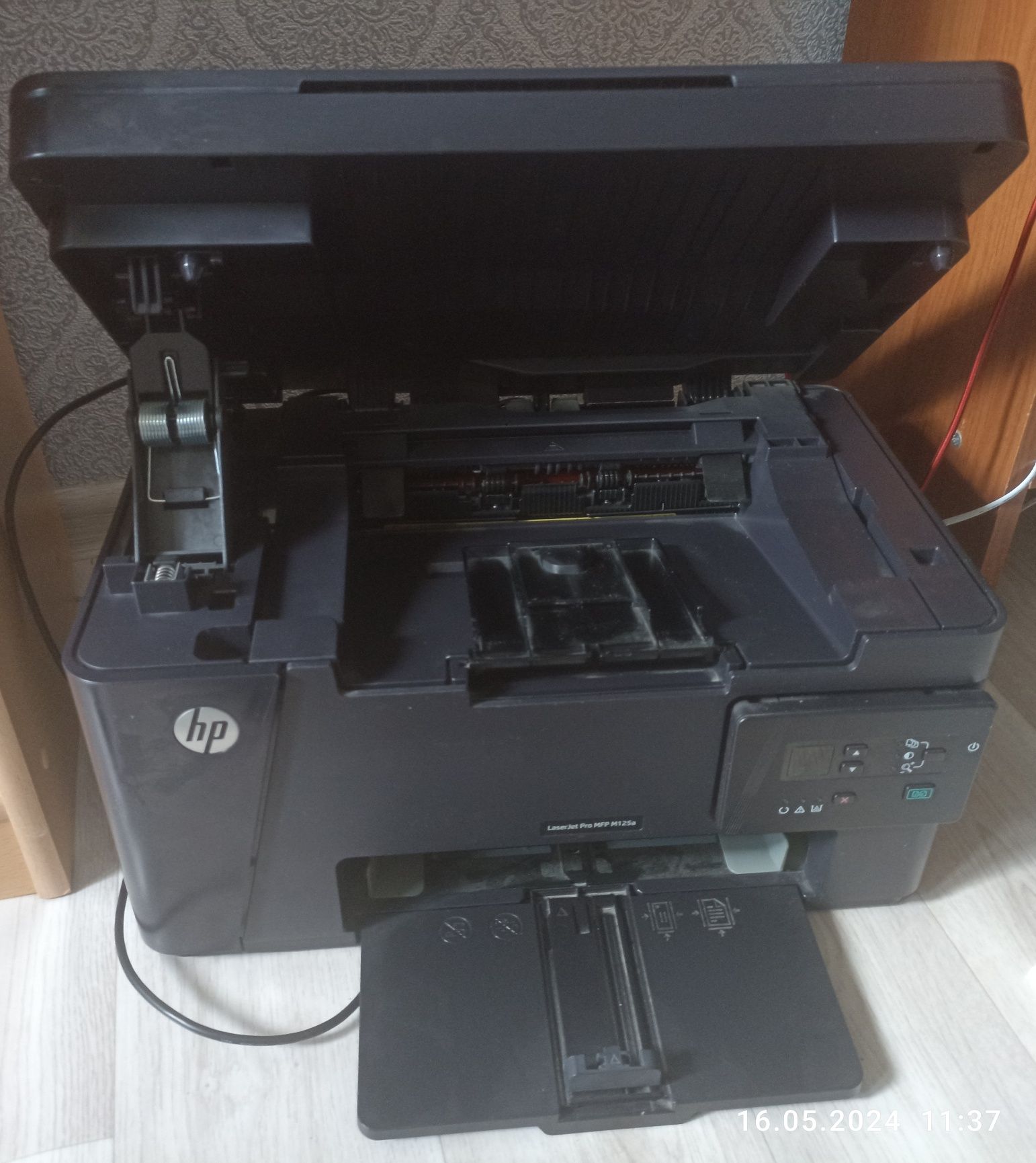 Принтер hp  продам