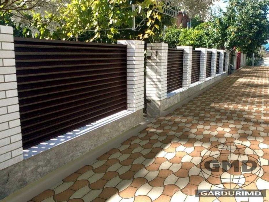Garduri si porti stil jaluzea, sipca metalica, tabla cutata