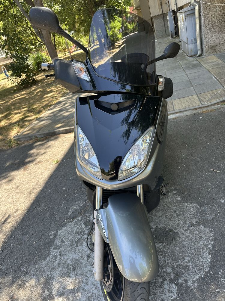 YAMAHA Xmax 250.