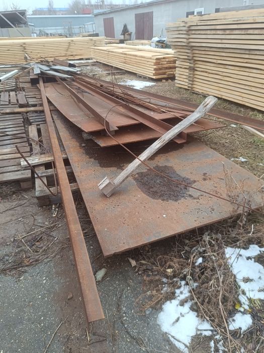 Металл деловой уголок,листы