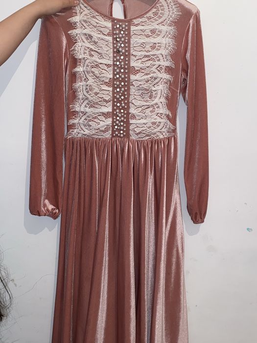 Көйлектерді арзан беріп жберем