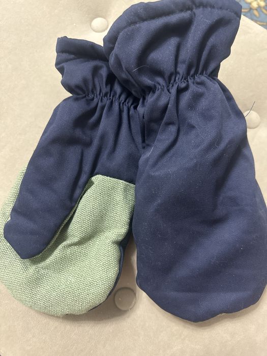 Продам рукавицы утепленные.