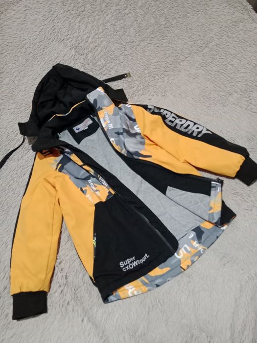 Продам куртку ветровку для мальчиков