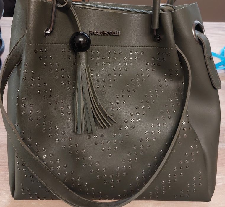 Дамска чанта в цвят маслено зелено