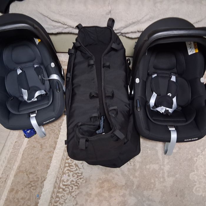 Carucior gemeni bugaboo donkey + scaune auto maxi cosi
