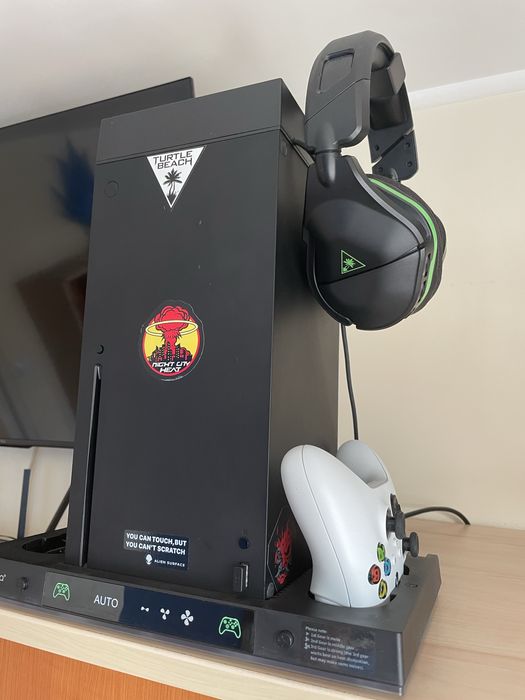 Xbox series X + monitor + casti + mous/tast + dock incarcare si ventil