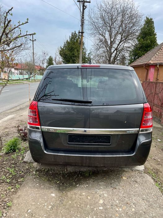Opel Zafira (2011)