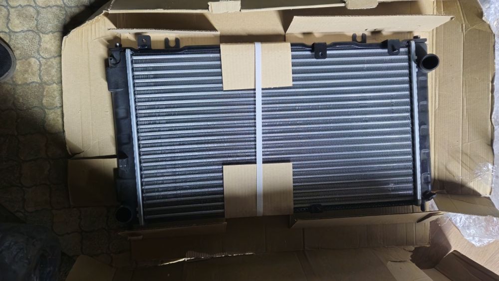 Радиатор Калинина 2,  Datsun без кондиционера новый.