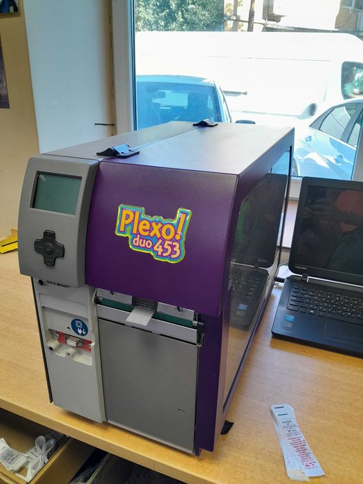 Лаптоп с Принтер за текстилни и хартиени етикети двуцветно