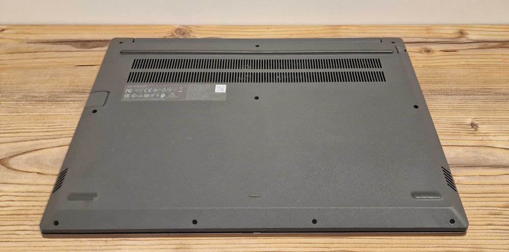 Продавам Lenovo ThinkBook 15-IIL перфектен