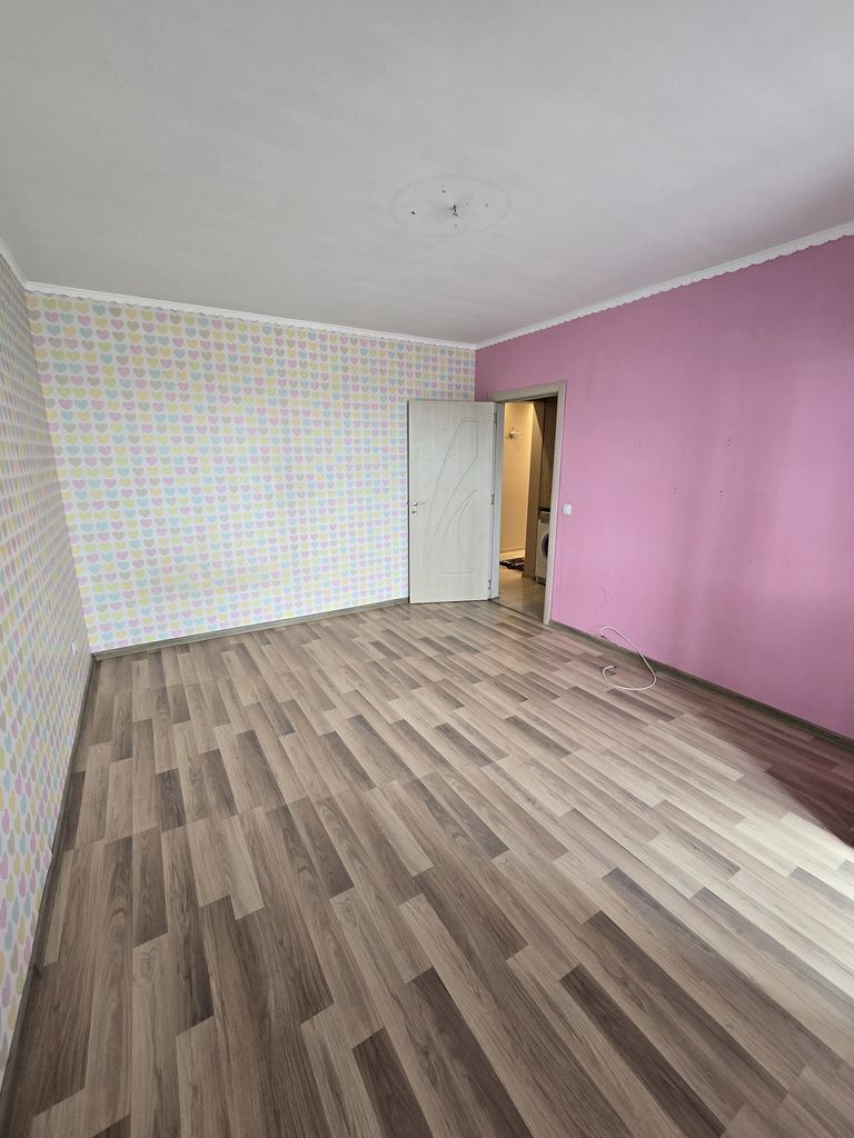 Продава се Четиристаен апартамент в Хасково, Любен Каравелов - 96 кв.м за 1094 €/кв.м - Снимка #3