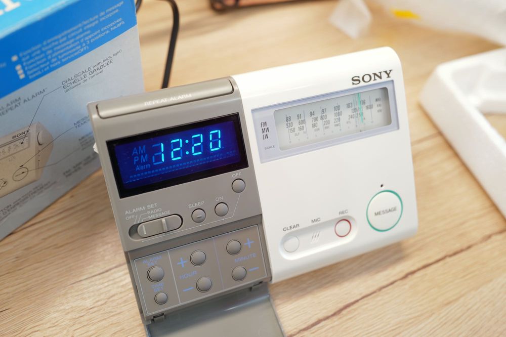 Radio Sony ICF-C88L NOU Message 8 cu ceas digital