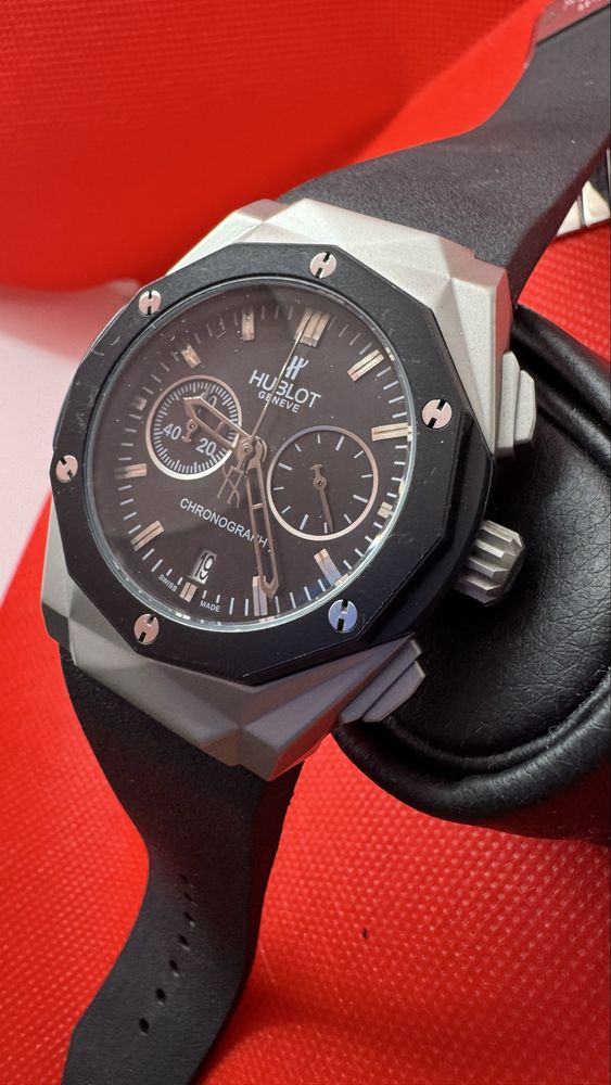 Мъжки часовник Hublot модел Geneva с автоматичен механизъм