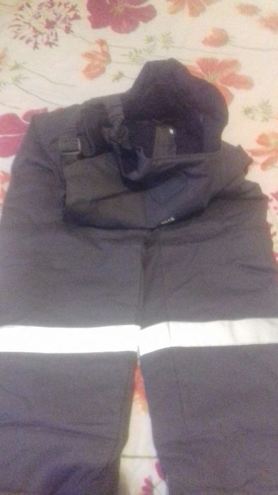 Salopete bărbați vătuite noi mărimea 56 și 44 Si manusi lacatus