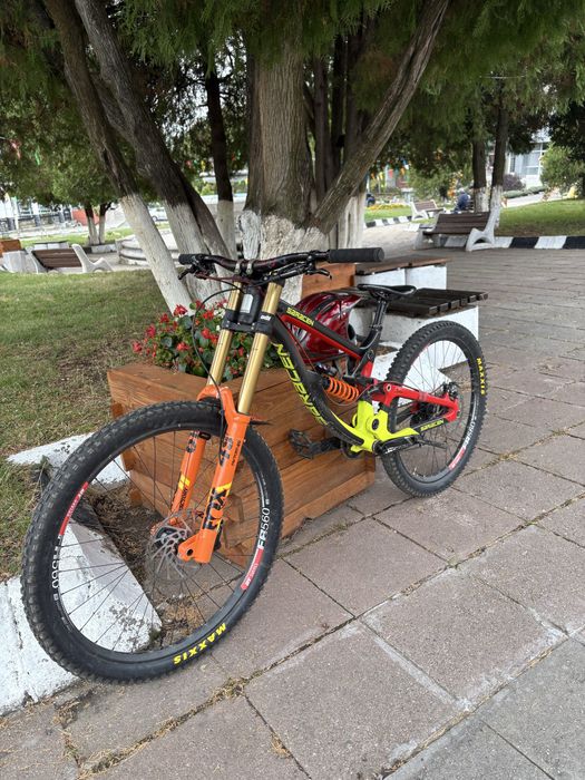 Saracen myst team 2017 carbon