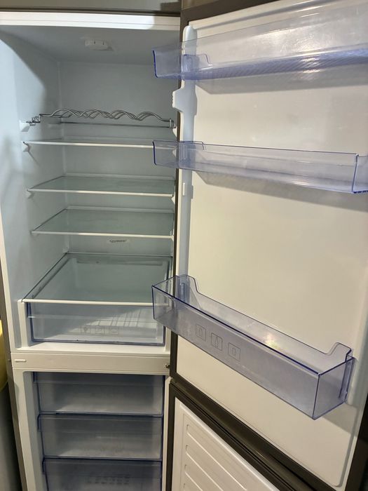 Хладилник  Беко като нов