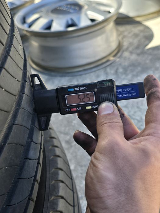 4 Броя 225/55/17 2xContinental 6,6mm 2xMichelin 5,2mm 2023dot