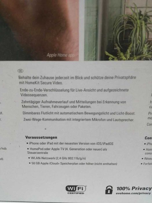 Камера Eve - Outdoor Cam Secure Floodlight черна