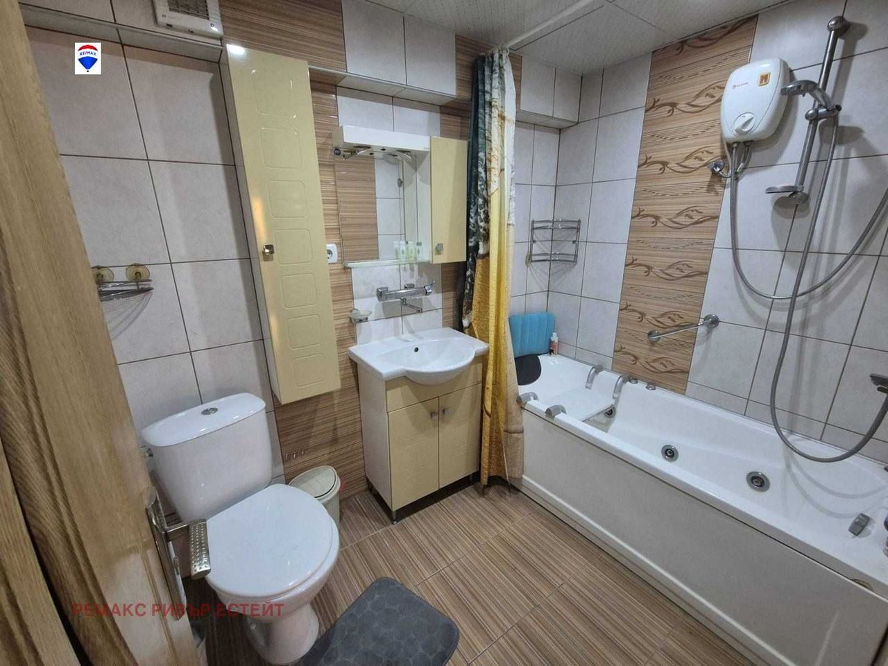 Продава се Къща в с. Басарбово, Област Русе - 605 кв.м за 926 €/кв.м - Снимка #14