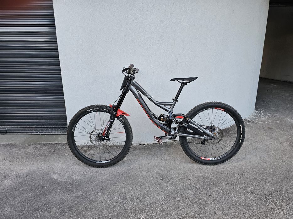 Specialized demo 8