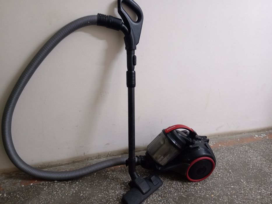 Продаётся пылесос Samsung