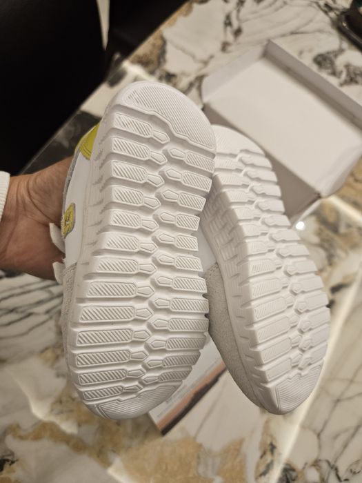 GUESS 26 маратонки момиче