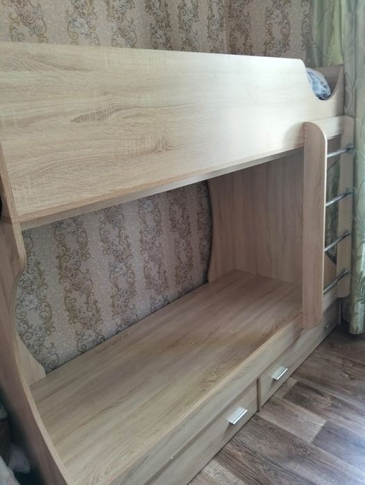 Двухъярусная кровать