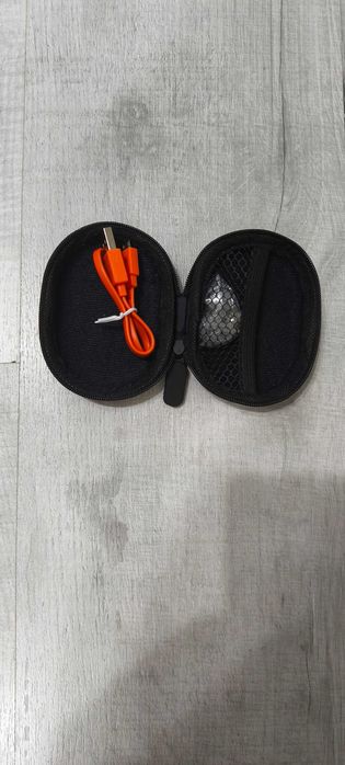 Продавам безжични блутут слушалки JBL