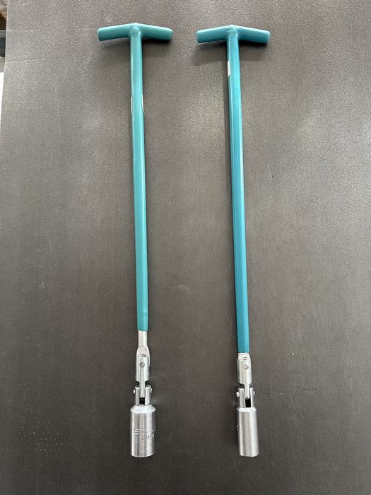 Ключ автомобилни свещи 16,21х250mm