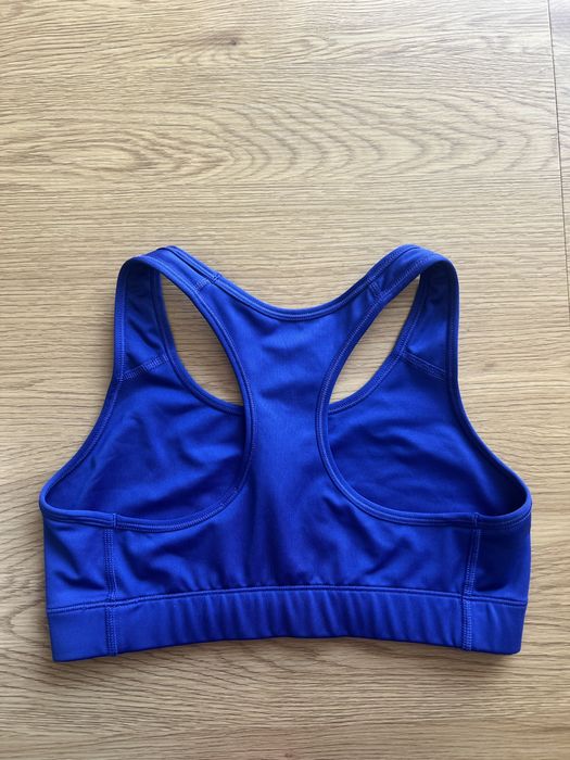 Спортно бюстие “Nike”