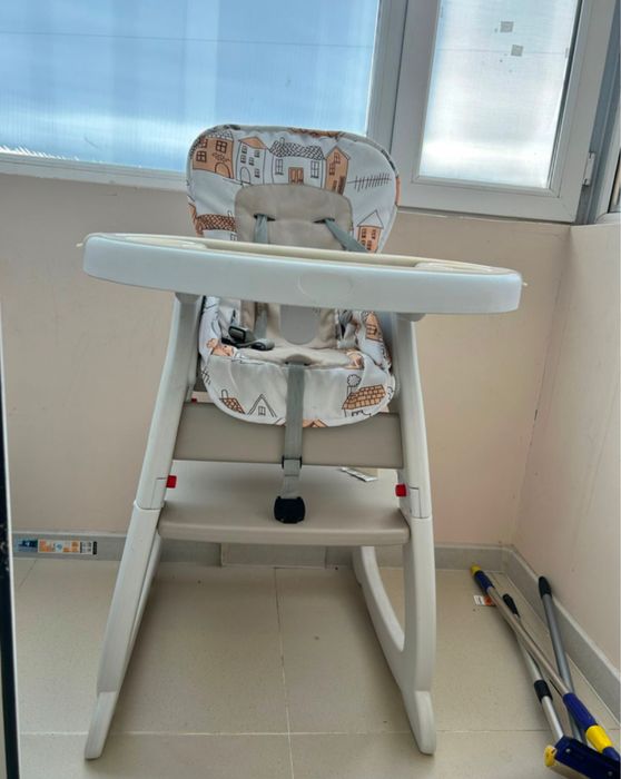 Детскии столик .