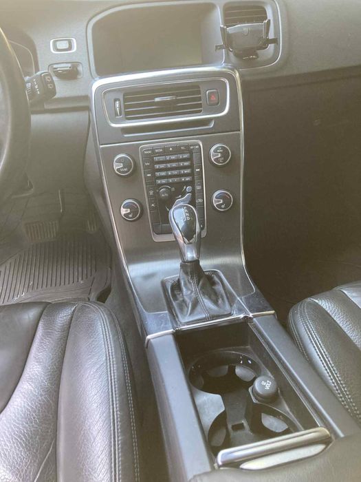 Vand Volvo V60 Diesel, motor 2000, cutie automata.