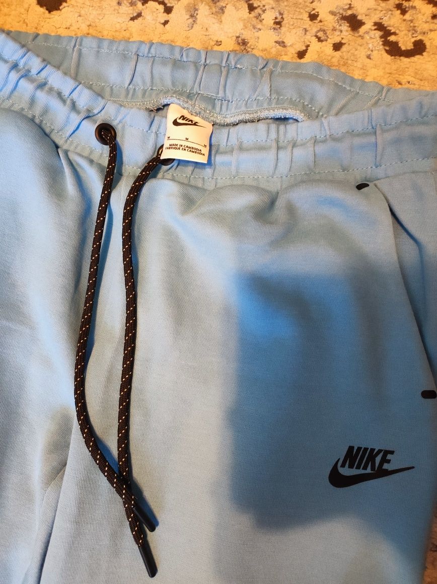 Nike tech albastru