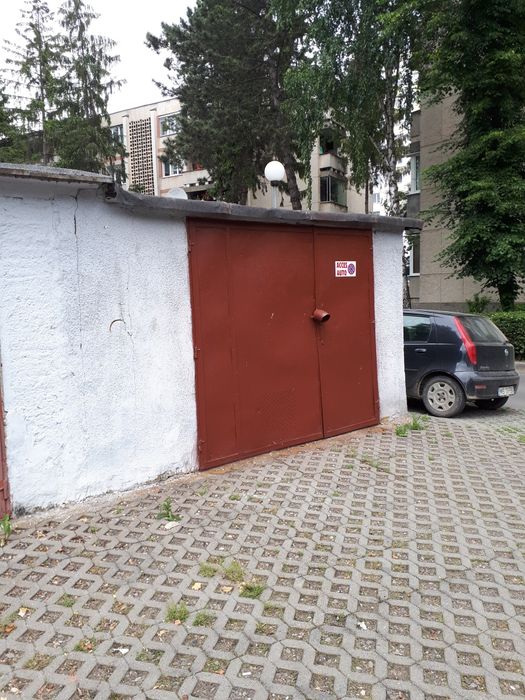 De vânzare garaj