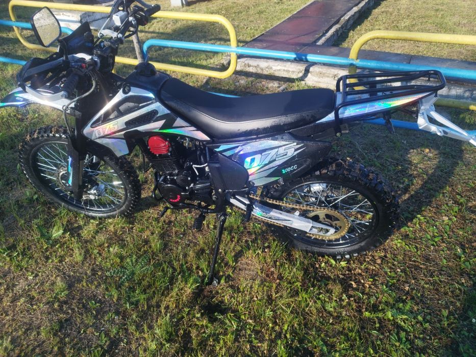 Продам эндуро 300 кубов,состояние нового