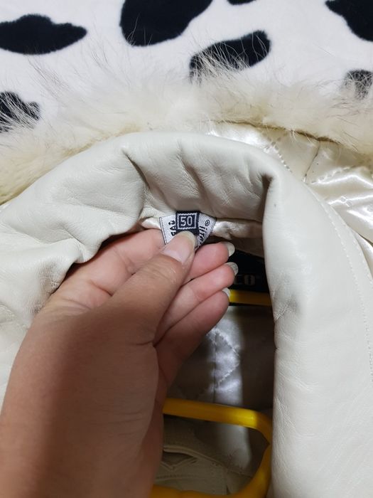 Haina din piele naturală cu blana  , plata in cont