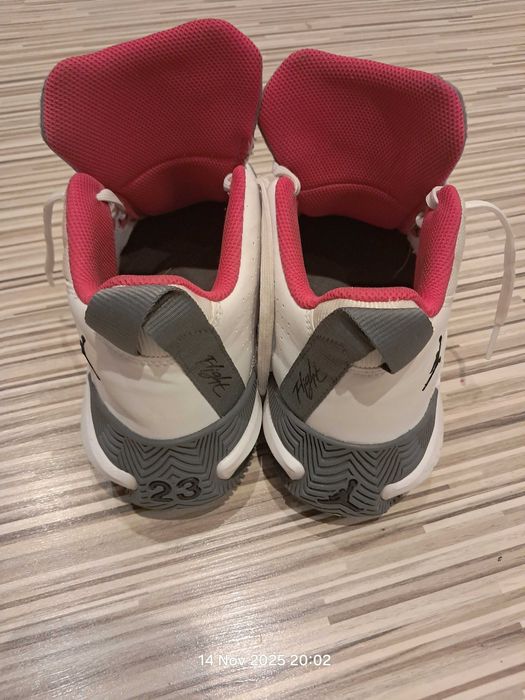 Adidasi Nike copii masura 38,5