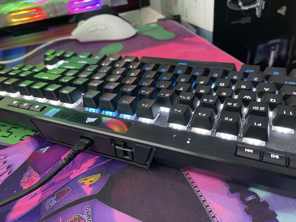 Клавиатура Corsair K70 RGB TKL