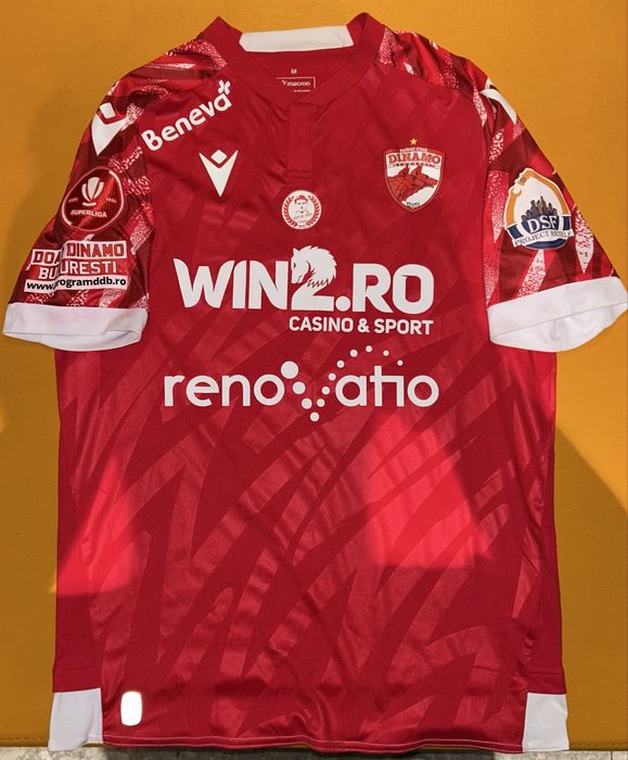 Vand tricouri fotbal.