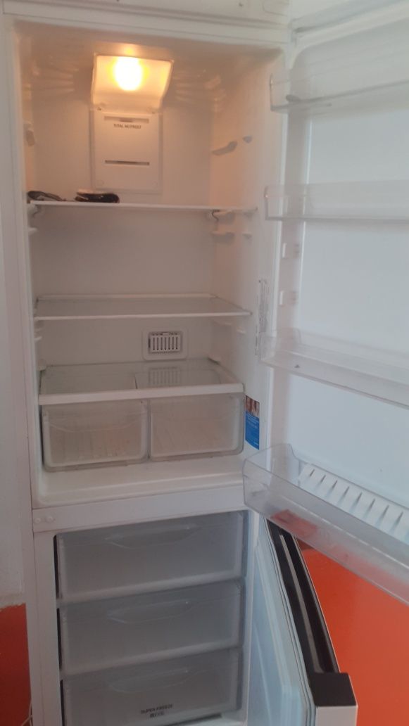 Холодилник для кухния