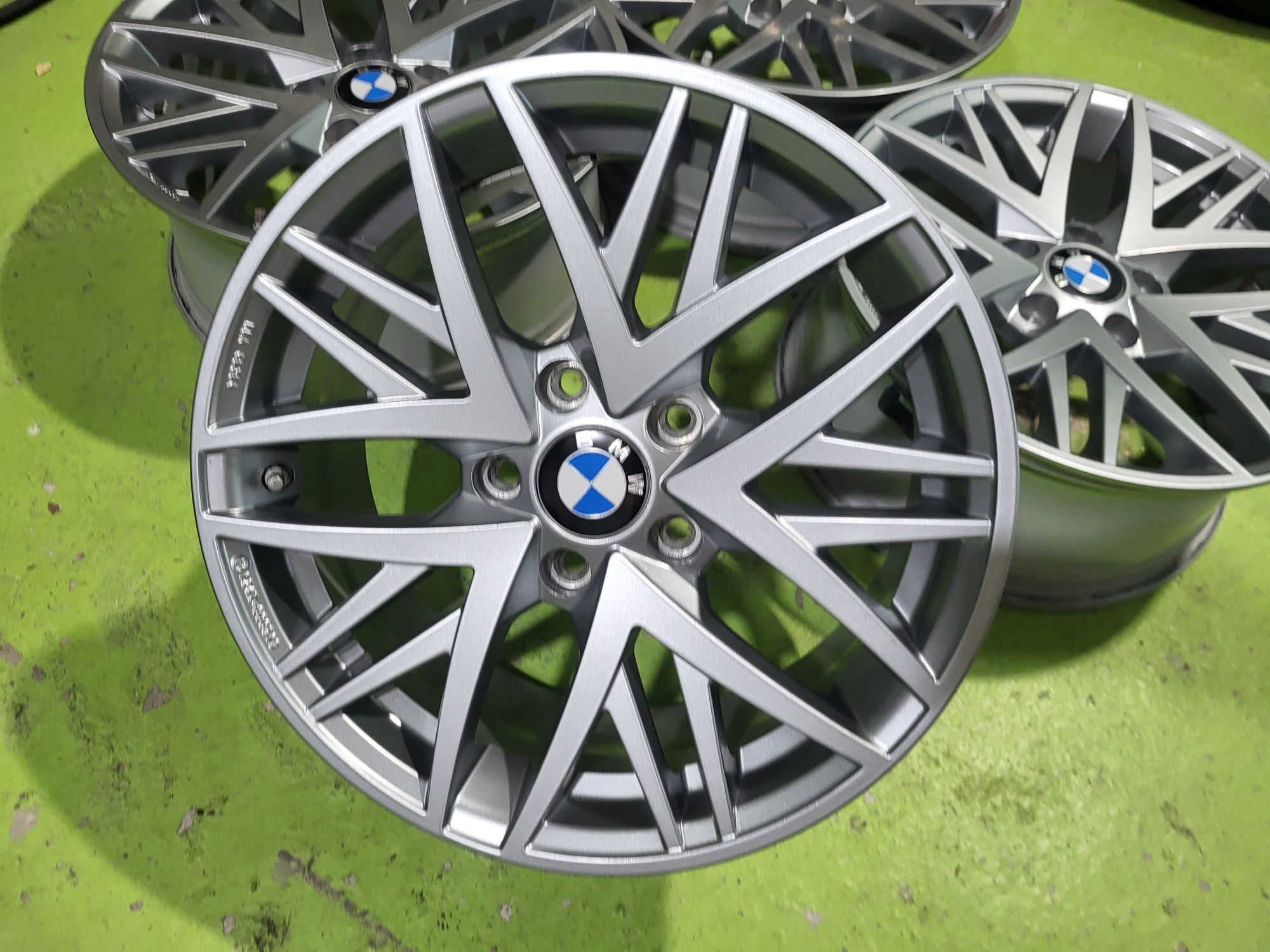 17 5x120 Bmw F30 F31 E90 E91 лети джанти 5х120 бмв