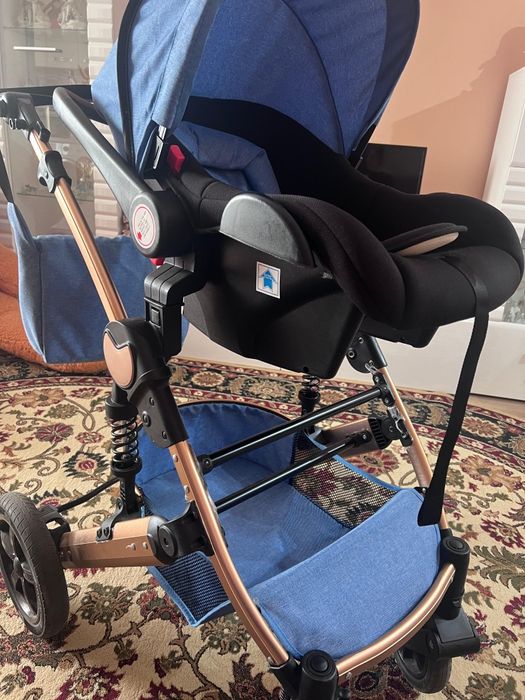 Vând cărucior cu landou și scoica