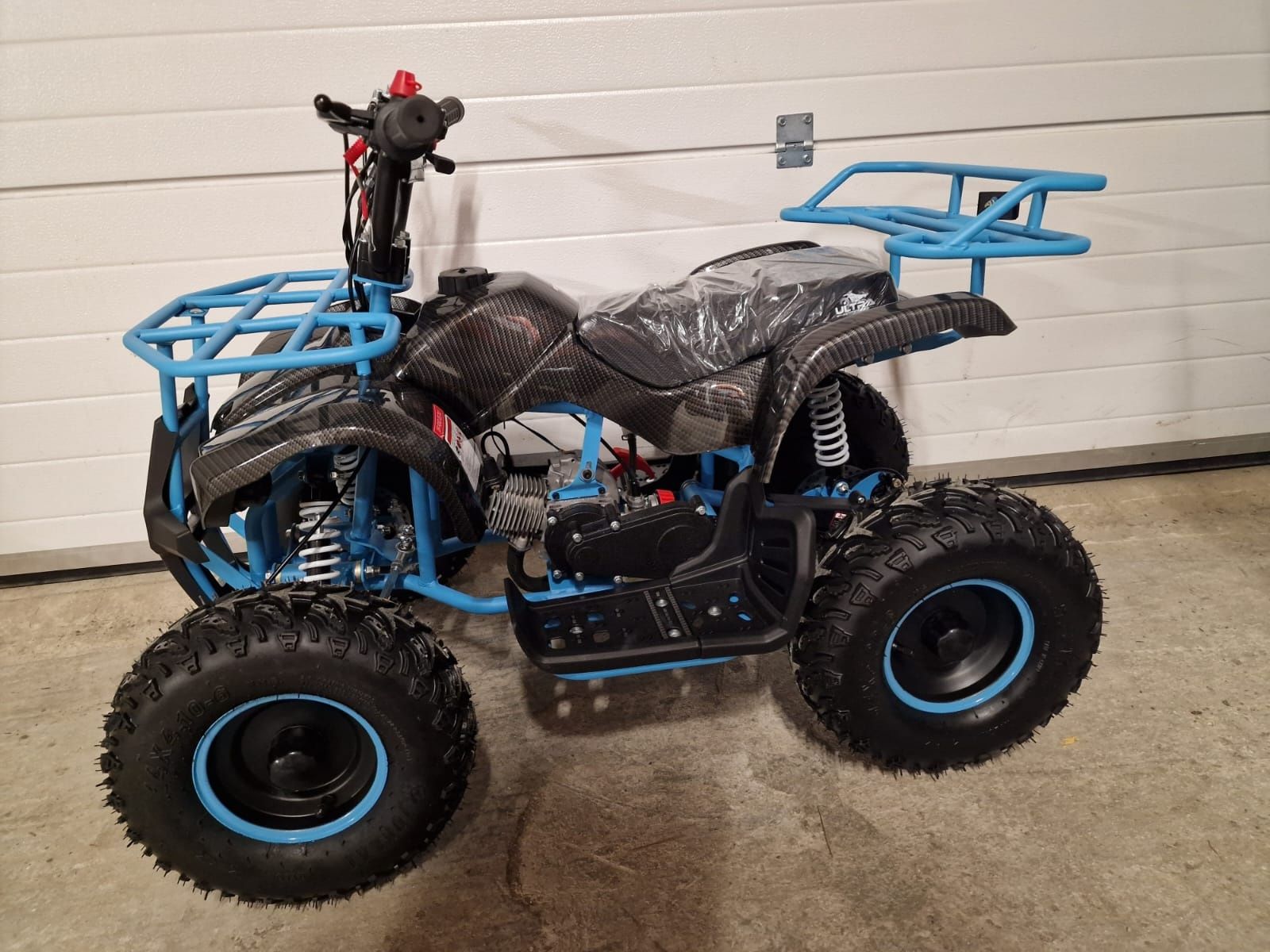 Mini Atv Quad Ultra adus din pentru copii cu motor pe benzina 50 cc