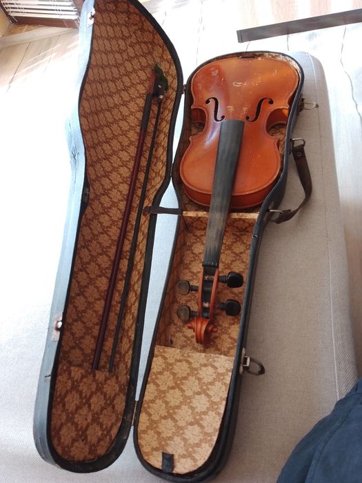 Цигулка много стара