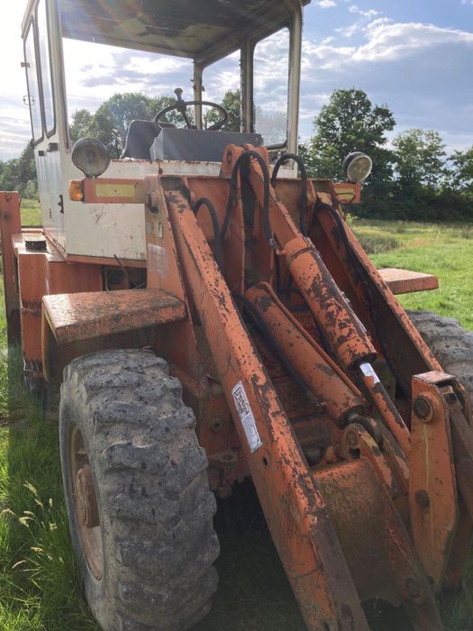 Vând buldoexcavator Schaeff SKB902 – 4.000€