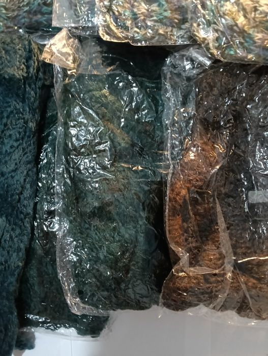 Unsprezece gulere de dama noi